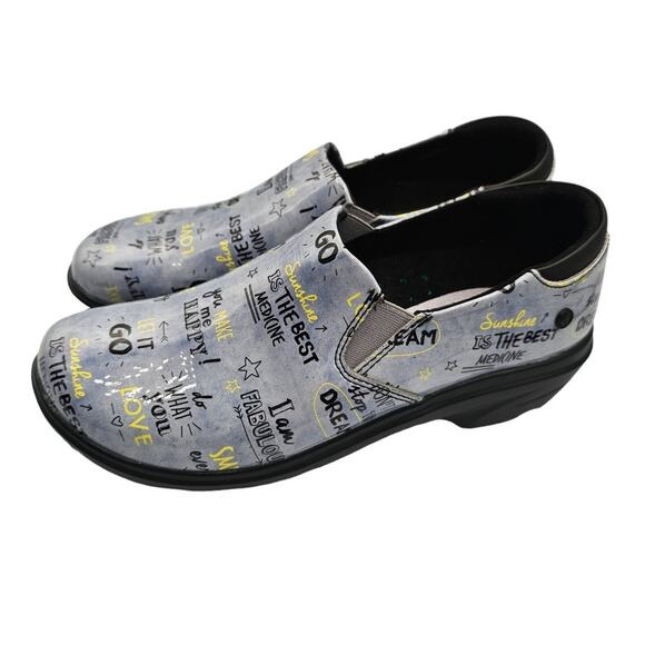 Klogs Ascent Womens Sz 9.5 Nursing Clogs Light Blue Uniform Happy Phrases - Picture 1 of 7